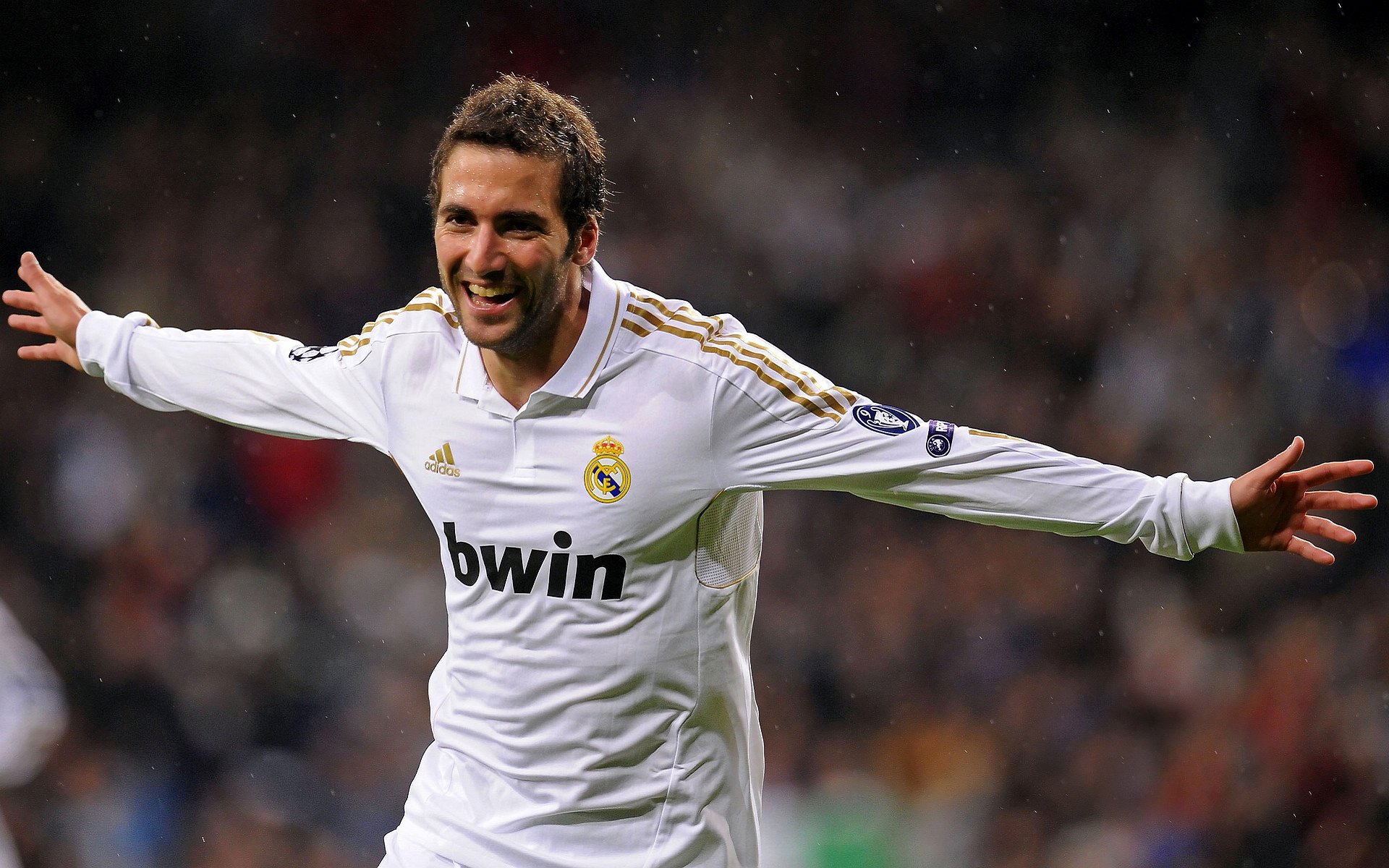 爱游戏-双雄争锋，哈兰德与梅西激战30分钟，尤文图斯铁血防守令胜负难料